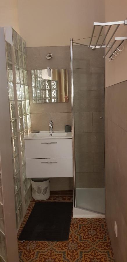 Bed and Breakfast Chez Dedou Et Madou Florensac Экстерьер фото
